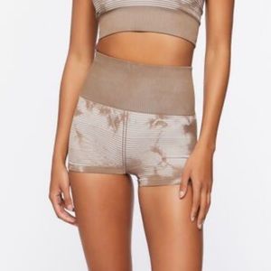 Active High Rise Biker Shorts Tie Dye White Beige Seamless Large Yoga Ribbed